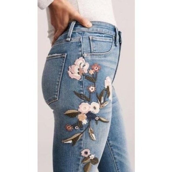 Abercrombie & Fitch Simone High Rise Ankle 27W Floral Embroidered Denim Jeans - Picture 10 of 15